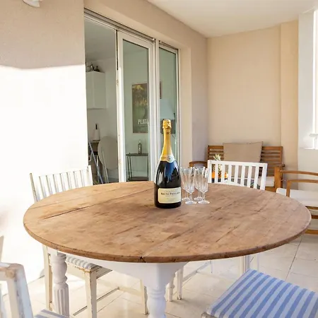 Two Bedroom בית נופש *